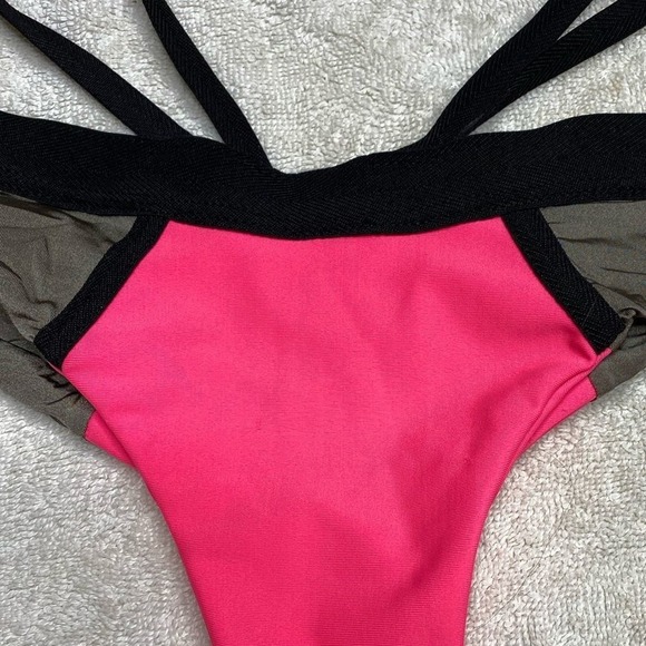 Beach Bunny Bronze Cheeky Bottom Black Pink - Picture 3 of 7